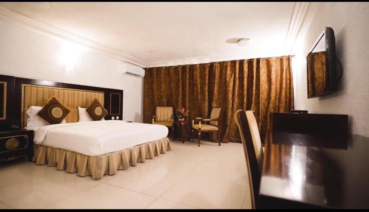 Nobila Airport Hotel コトヌー エクステリア 写真