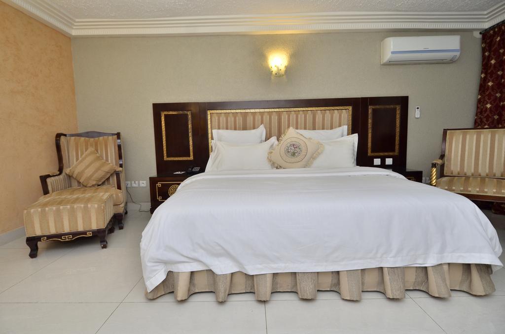 Nobila Airport Hotel コトヌー エクステリア 写真