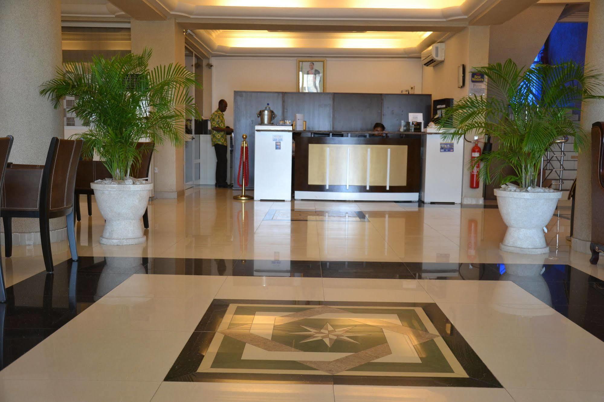 Nobila Airport Hotel コトヌー エクステリア 写真