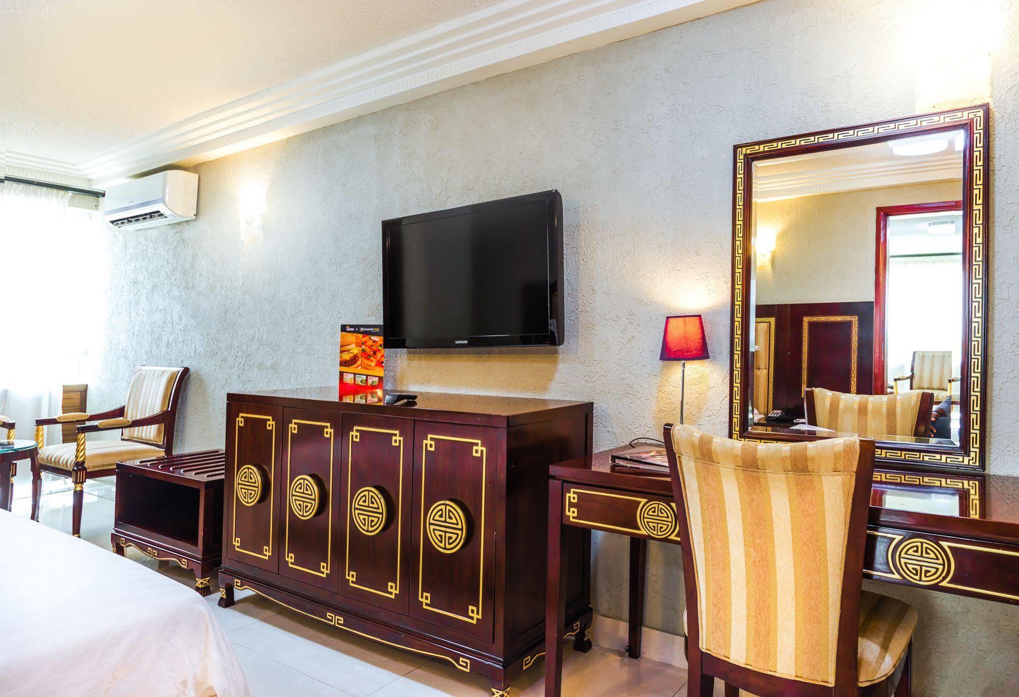 Nobila Airport Hotel コトヌー エクステリア 写真